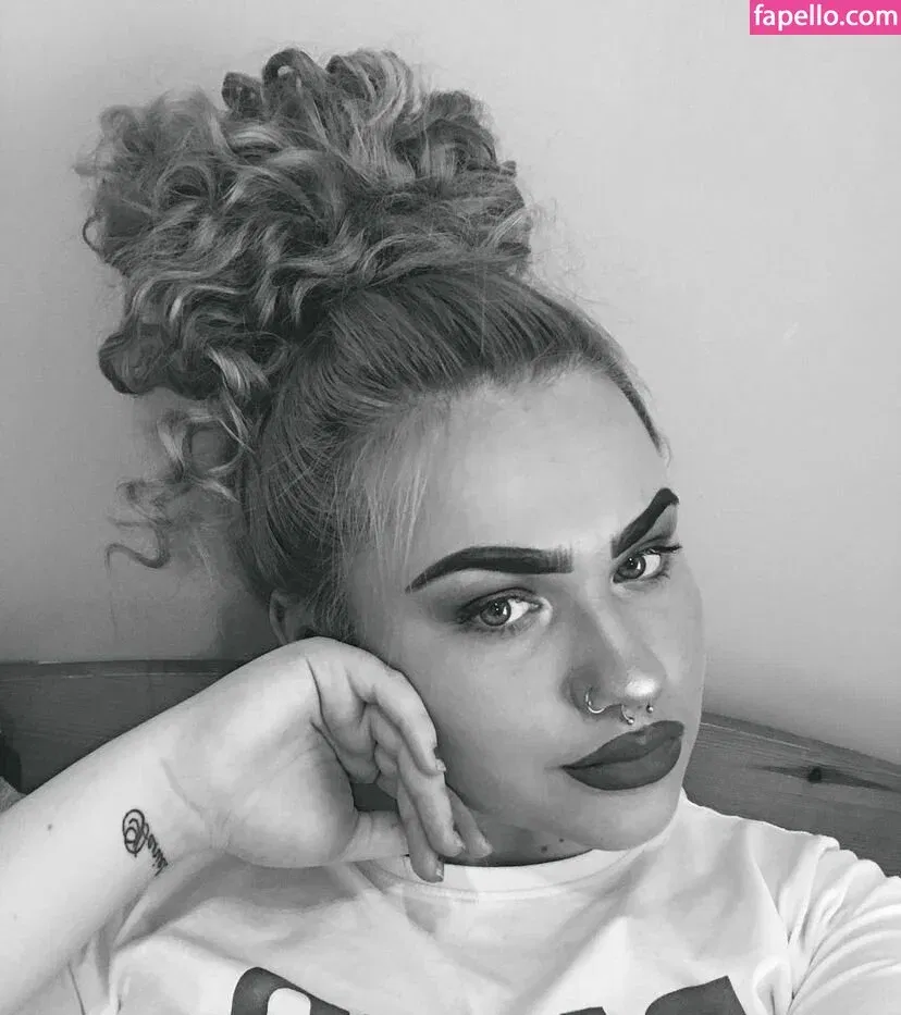 Nicole Barker Onlyfans Photo Gallery 