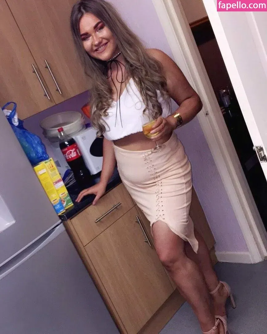 Nicole Barker Onlyfans Photo Gallery 