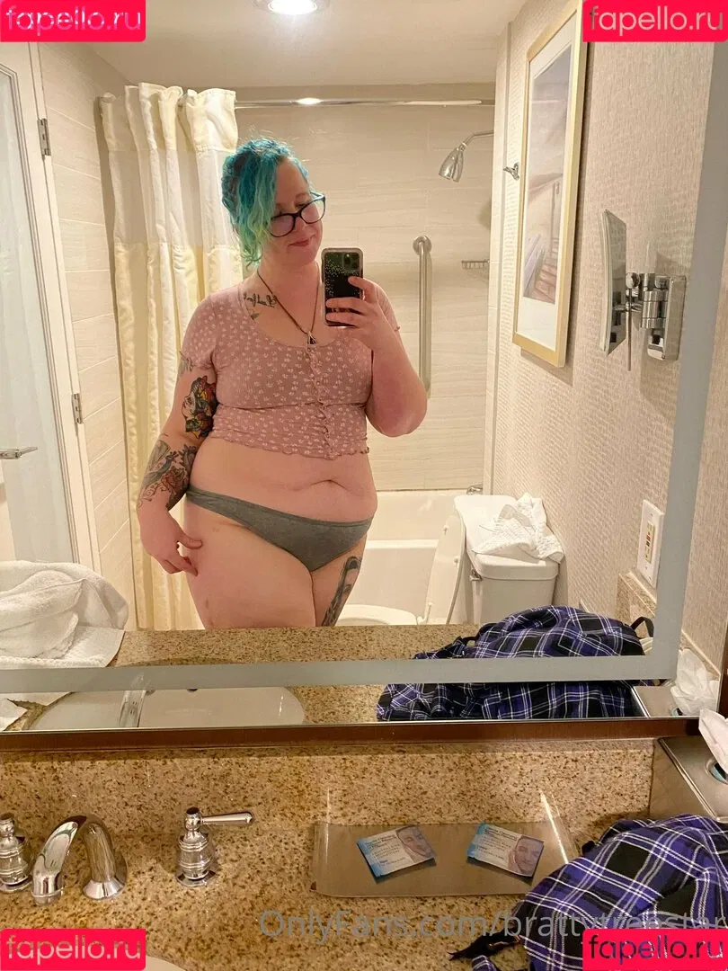 brattytreestar Onlyfans Photo Gallery 