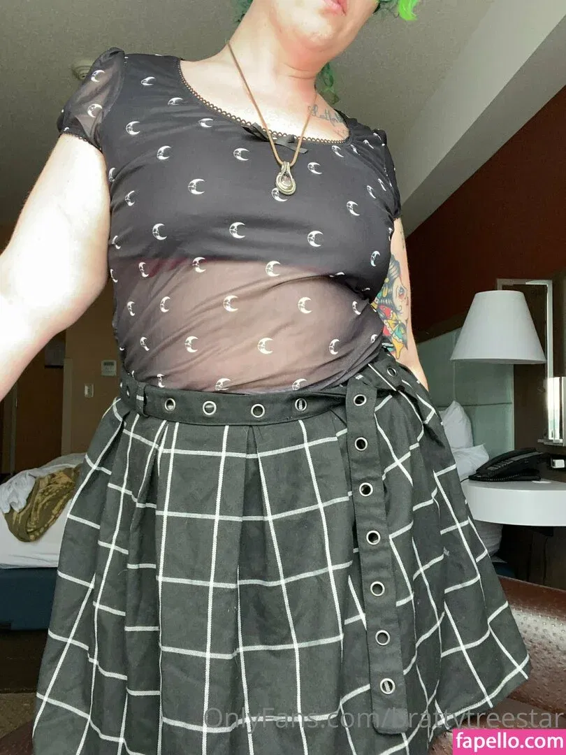 brattytreestar Onlyfans Photo Gallery 