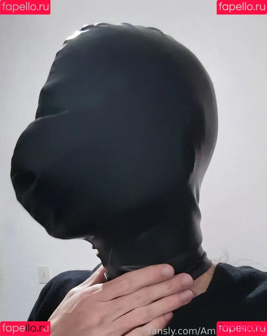 AmandaLatex Onlyfans Photo Gallery 