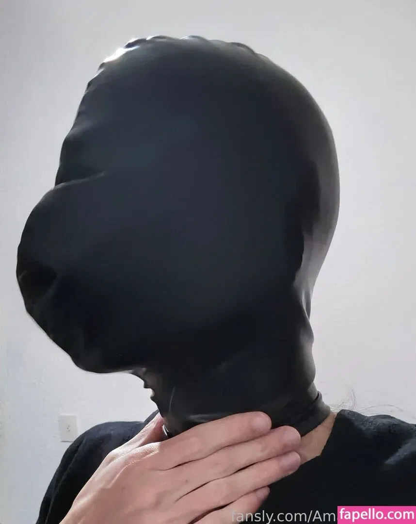 AmandaLatex Onlyfans Photo Gallery 