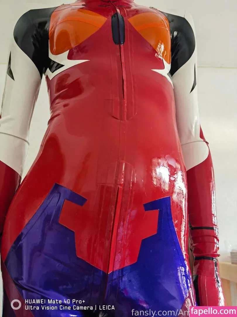 AmandaLatex Onlyfans Photo Gallery 