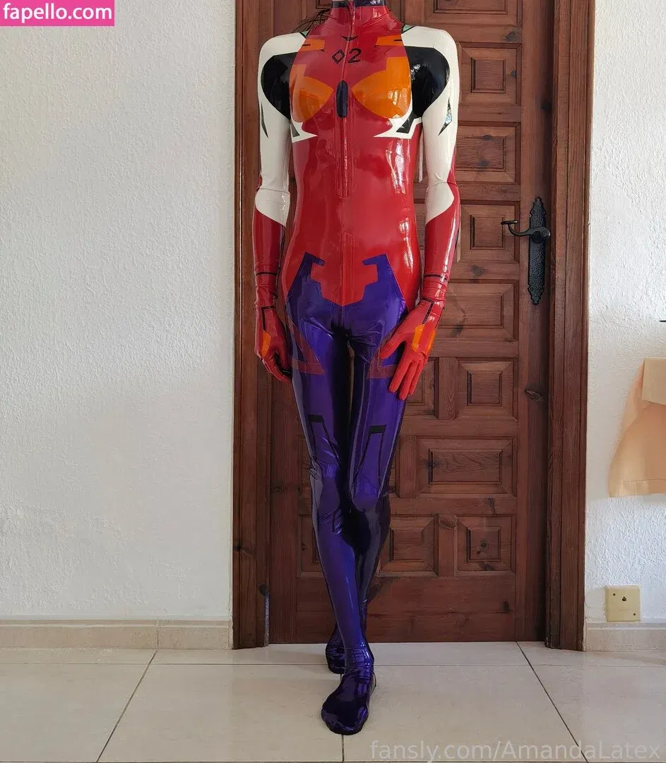 AmandaLatex Onlyfans Photo Gallery 