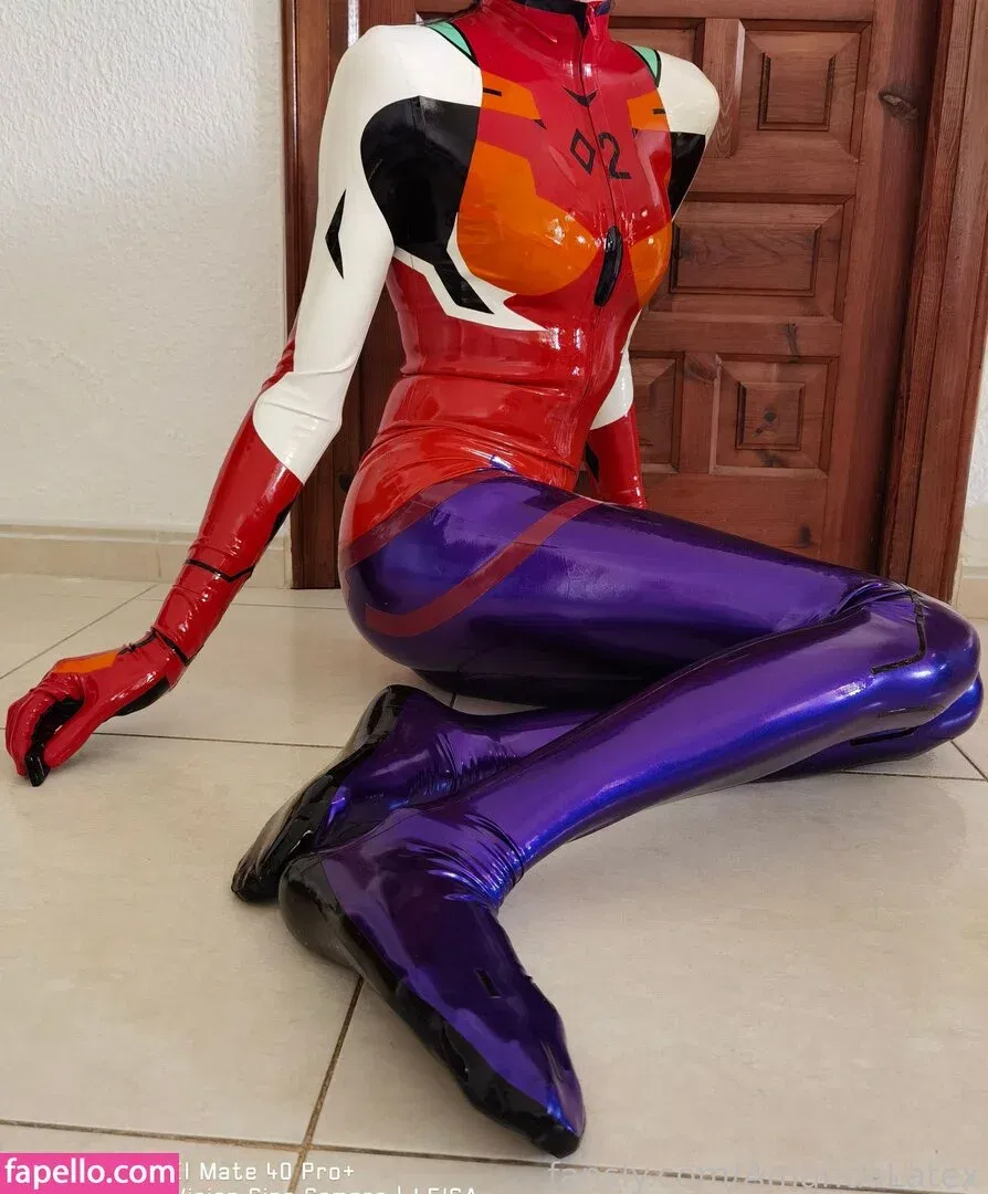 AmandaLatex Onlyfans Photo Gallery 