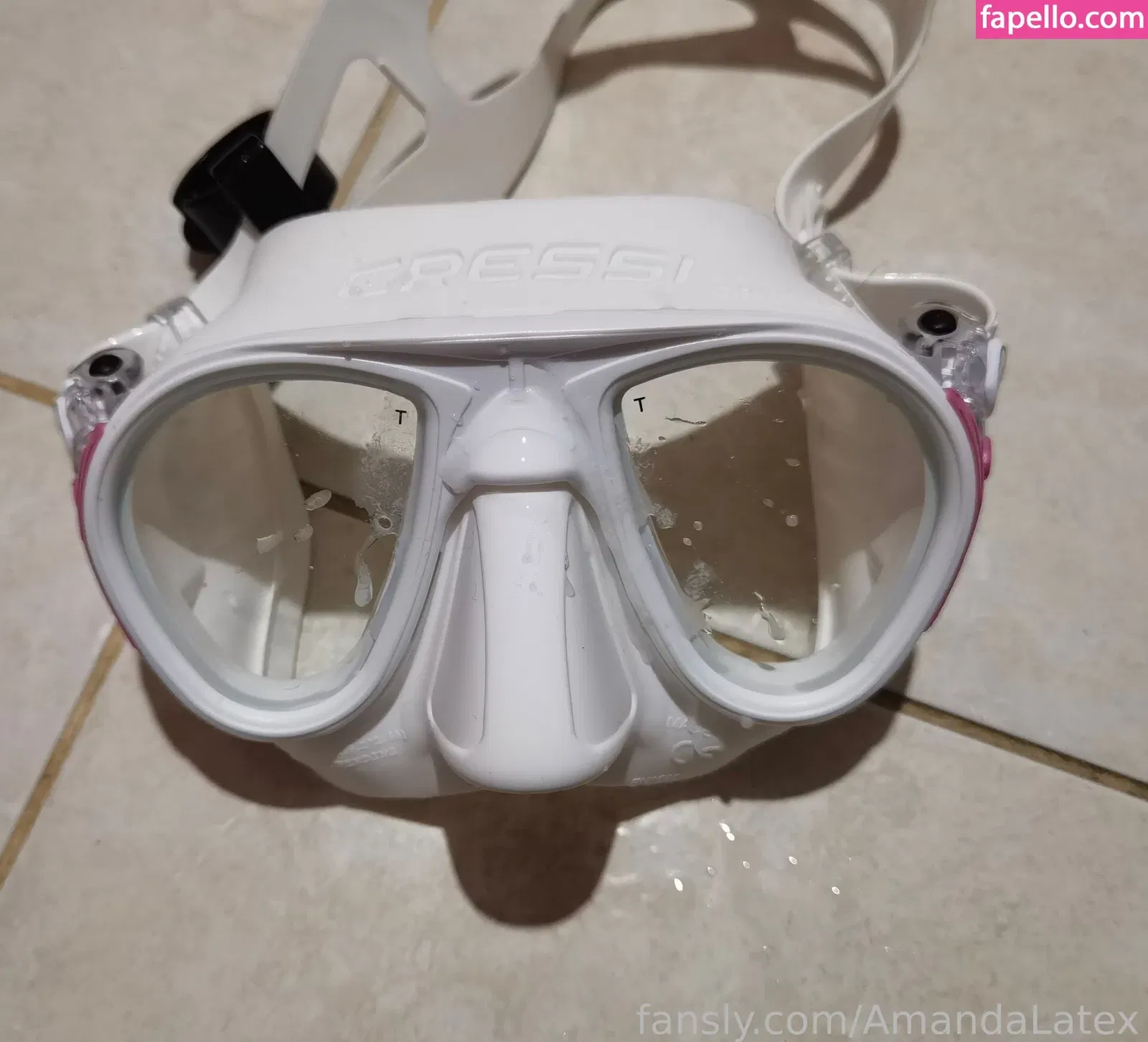 AmandaLatex Onlyfans Photo Gallery 