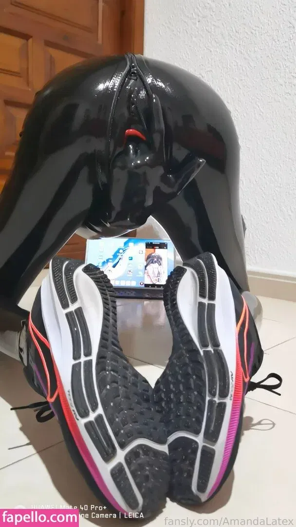 AmandaLatex Onlyfans Photo Gallery 