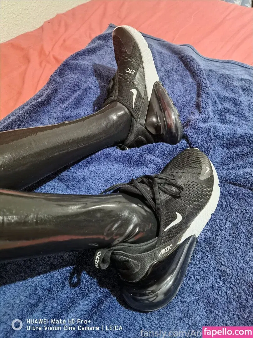 AmandaLatex Onlyfans Photo Gallery 