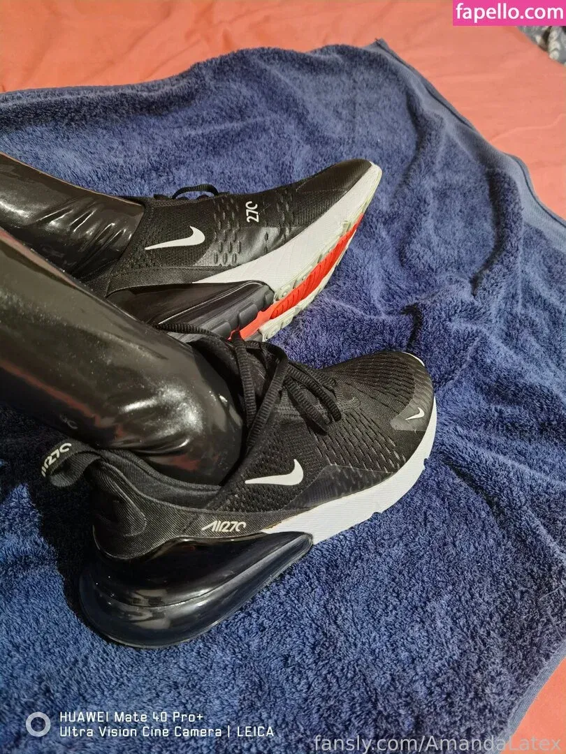 AmandaLatex Onlyfans Photo Gallery 