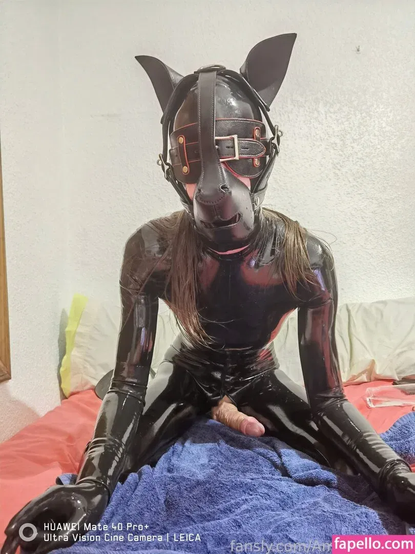 AmandaLatex Onlyfans Photo Gallery 