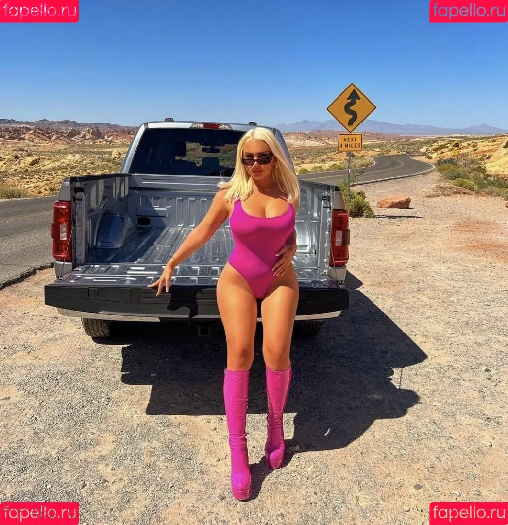 Michelle Daniaux Onlyfans Photo Gallery 