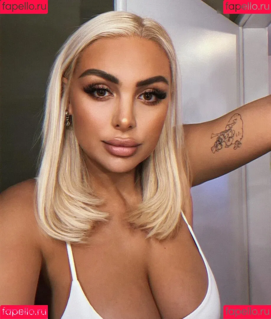 Michelle Daniaux Onlyfans Photo Gallery 