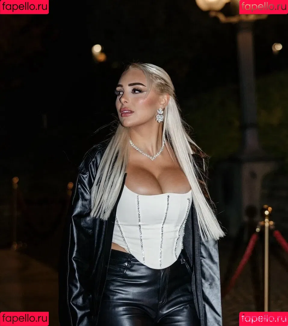 Michelle Daniaux Onlyfans Photo Gallery 