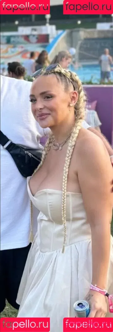 Michelle Daniaux Onlyfans Photo Gallery 
