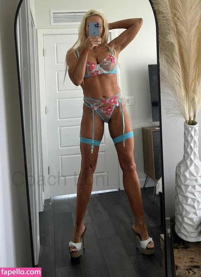 CoachLoni Onlyfans Photo Gallery 
