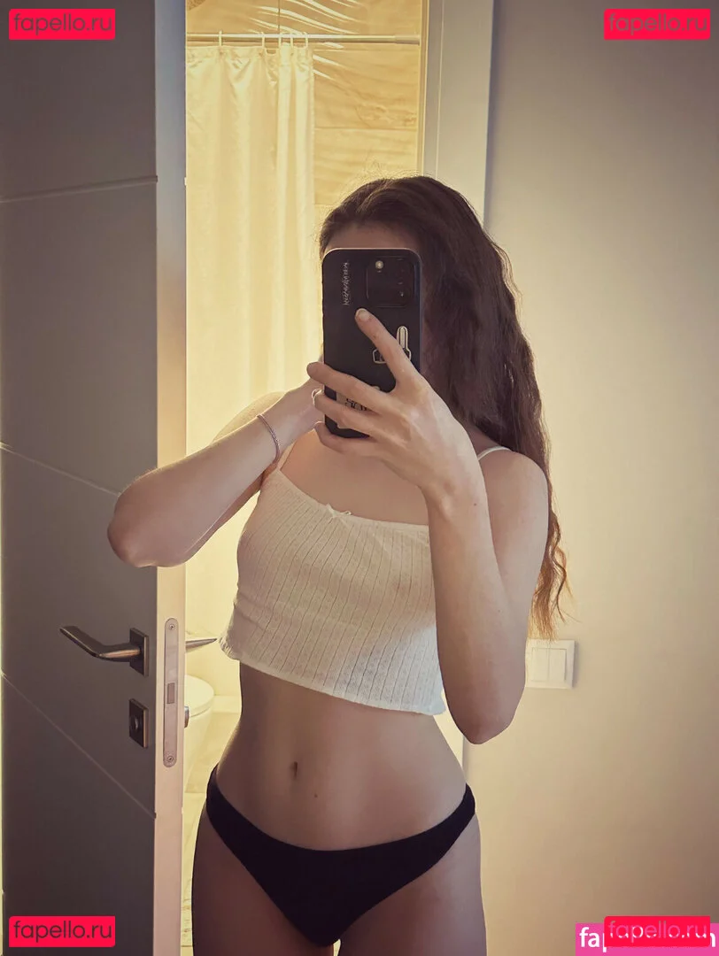 sansastark21 Onlyfans Photo Gallery 