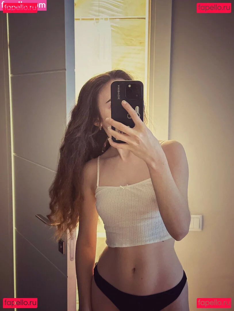 sansastark21 Onlyfans Photo Gallery 