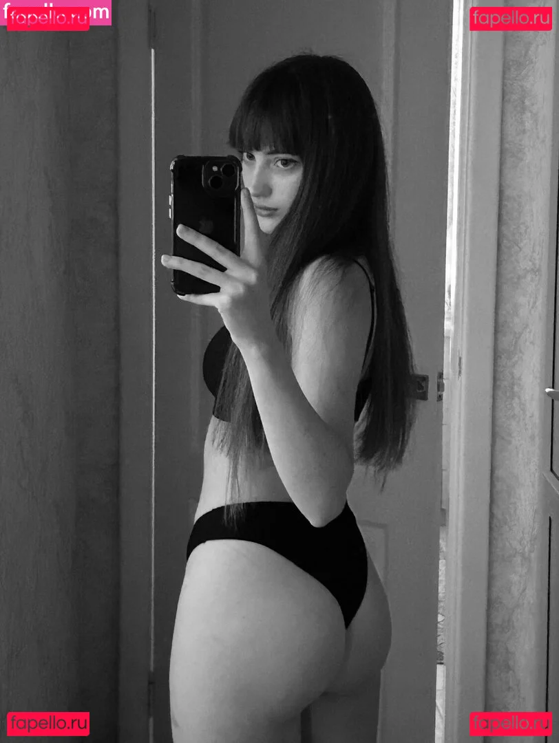 sansastark21 Onlyfans Photo Gallery 