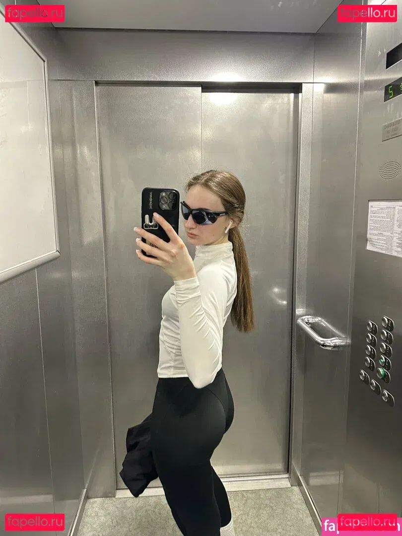 sansastark21 Onlyfans Photo Gallery 