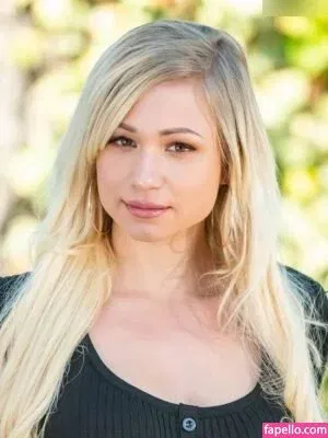 Gabi Gold Onlyfans Photo Gallery 