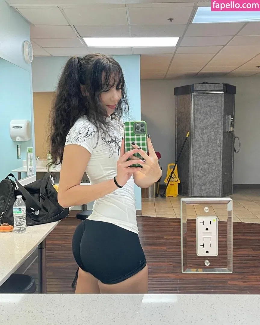 Over.taaa Onlyfans Photo Gallery 