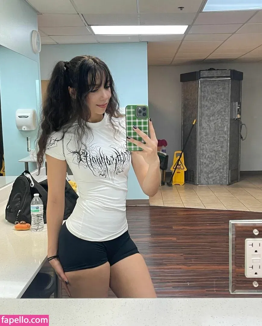 Over.taaa Onlyfans Photo Gallery 