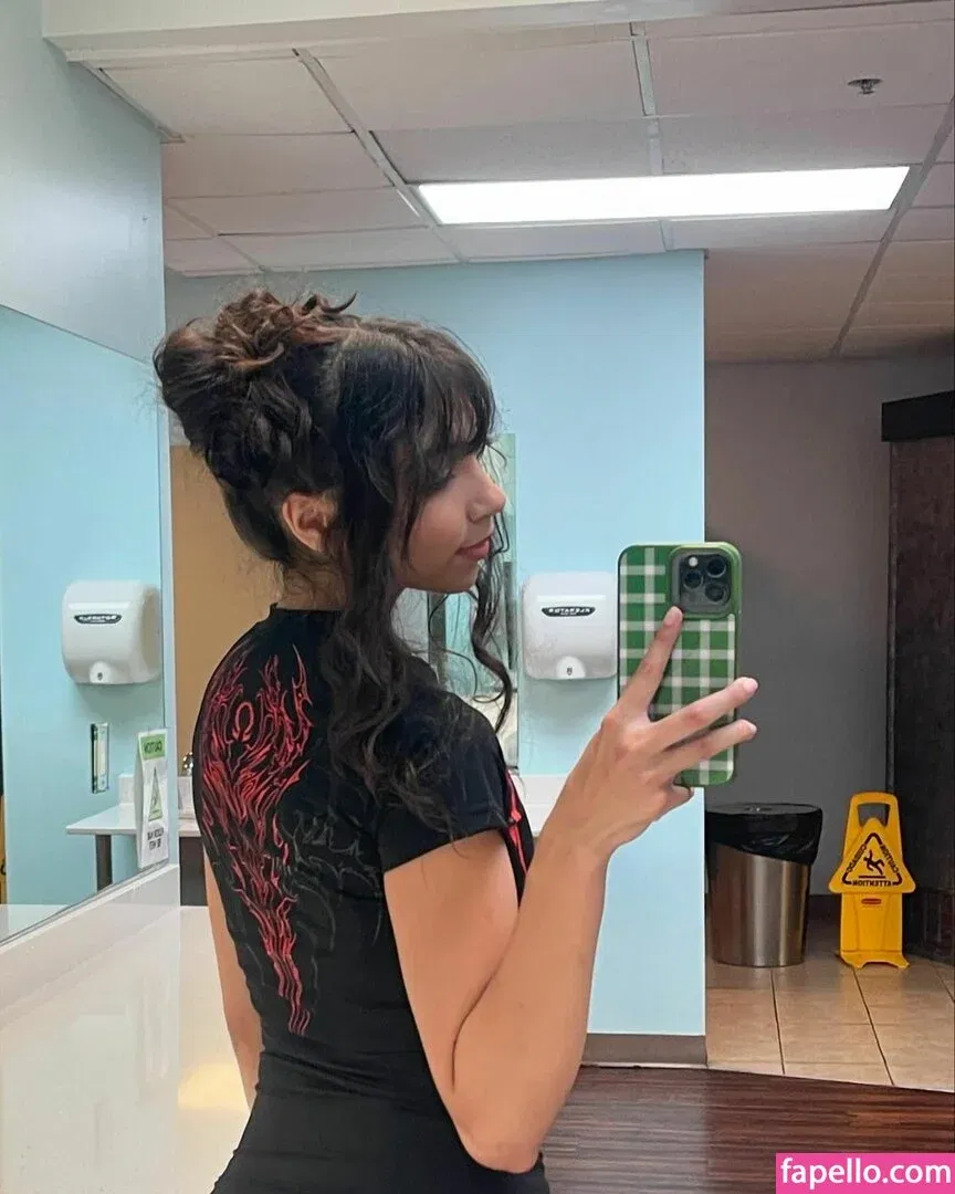 Over.taaa Onlyfans Photo Gallery 