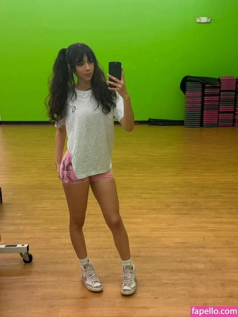 Over.taaa Onlyfans Photo Gallery 