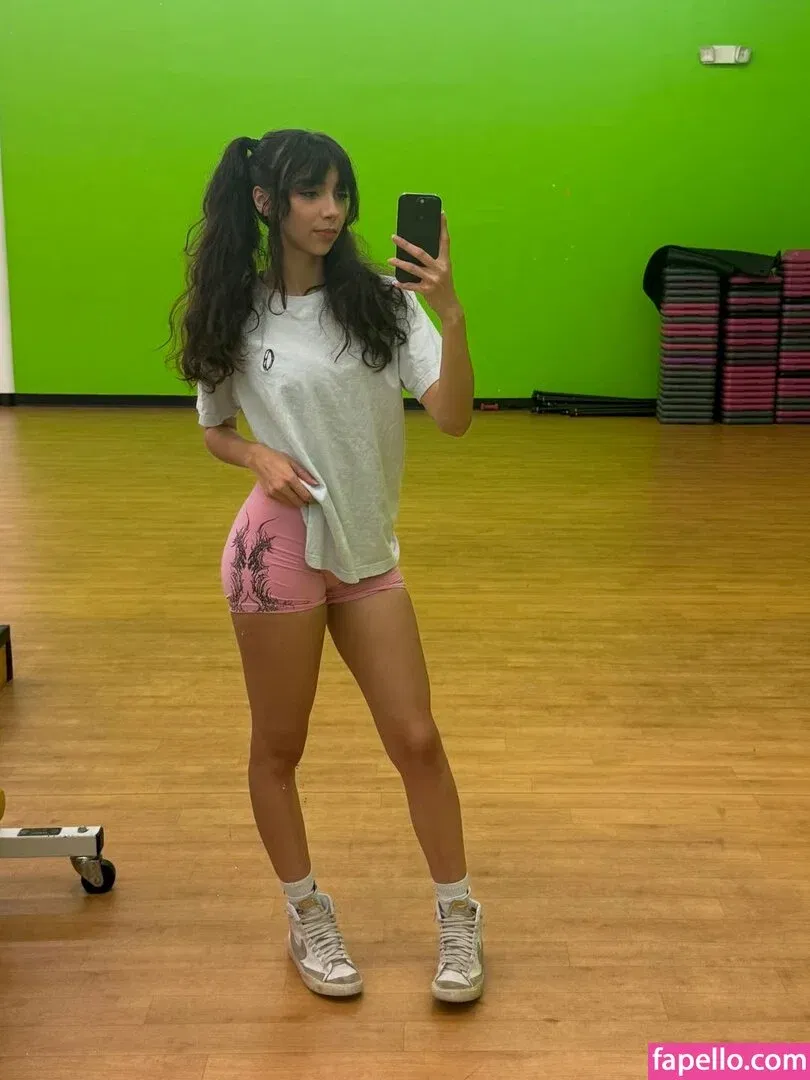 Over.taaa Onlyfans Photo Gallery 