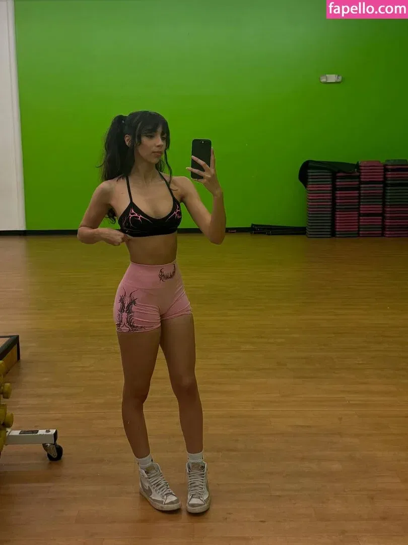 Over.taaa Onlyfans Photo Gallery 