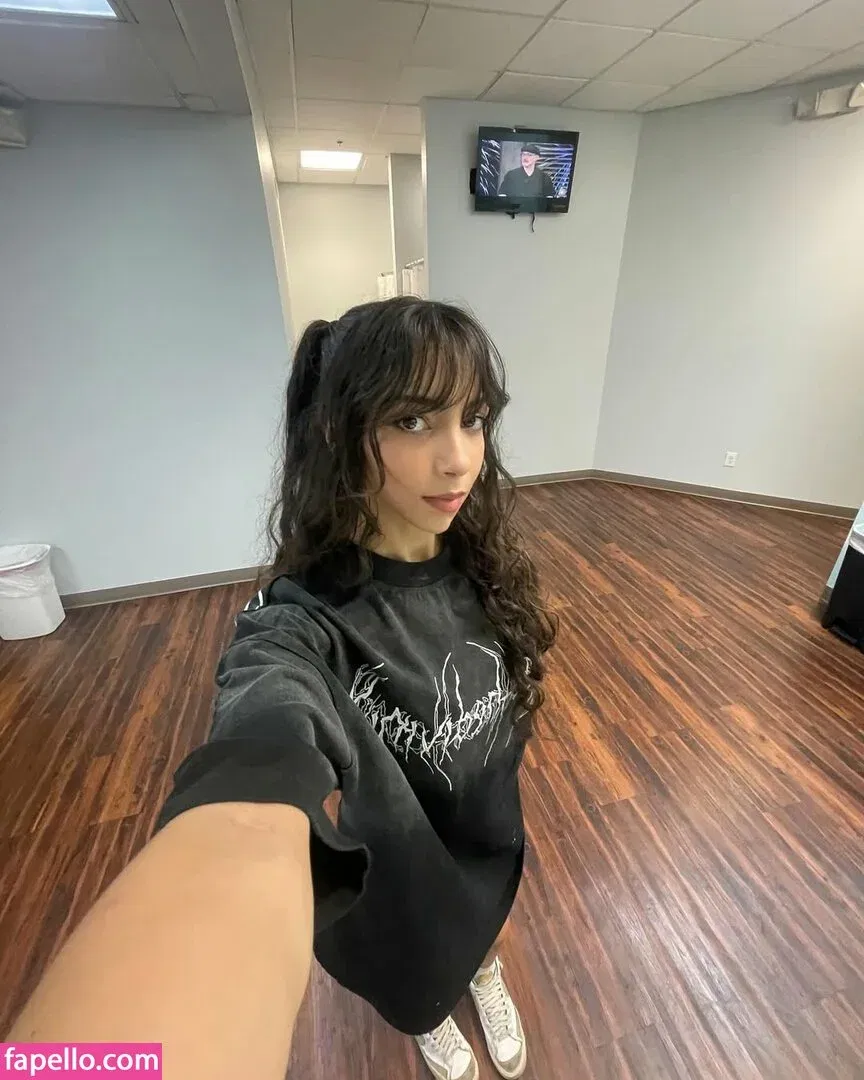 Over.taaa Onlyfans Photo Gallery 