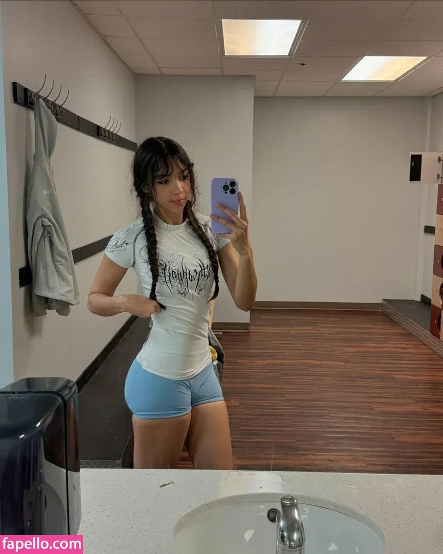 Over.taaa Onlyfans Photo Gallery 