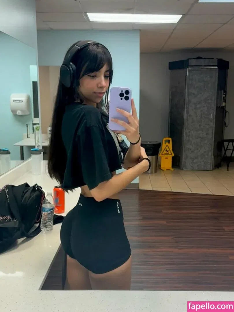 Over.taaa Onlyfans Photo Gallery 