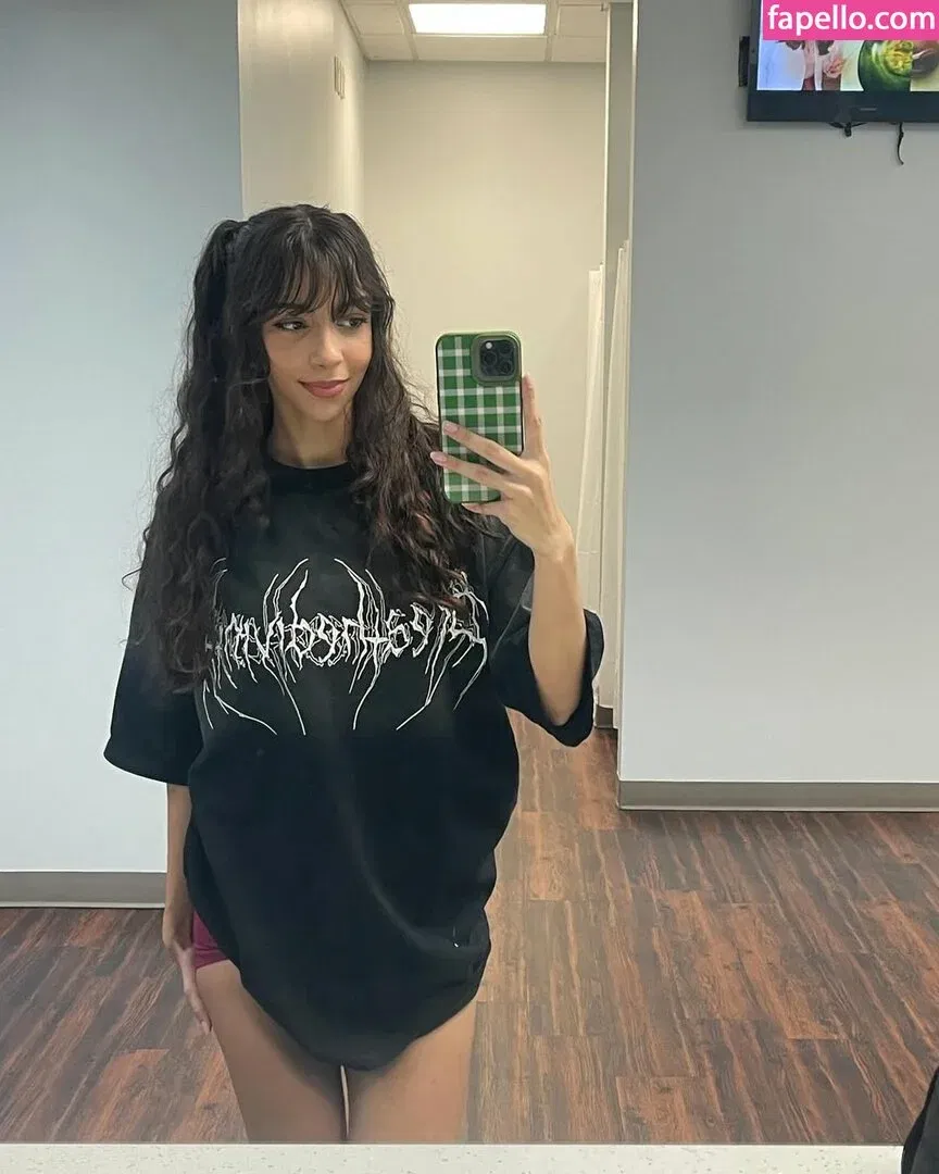 Over.taaa Onlyfans Photo Gallery 