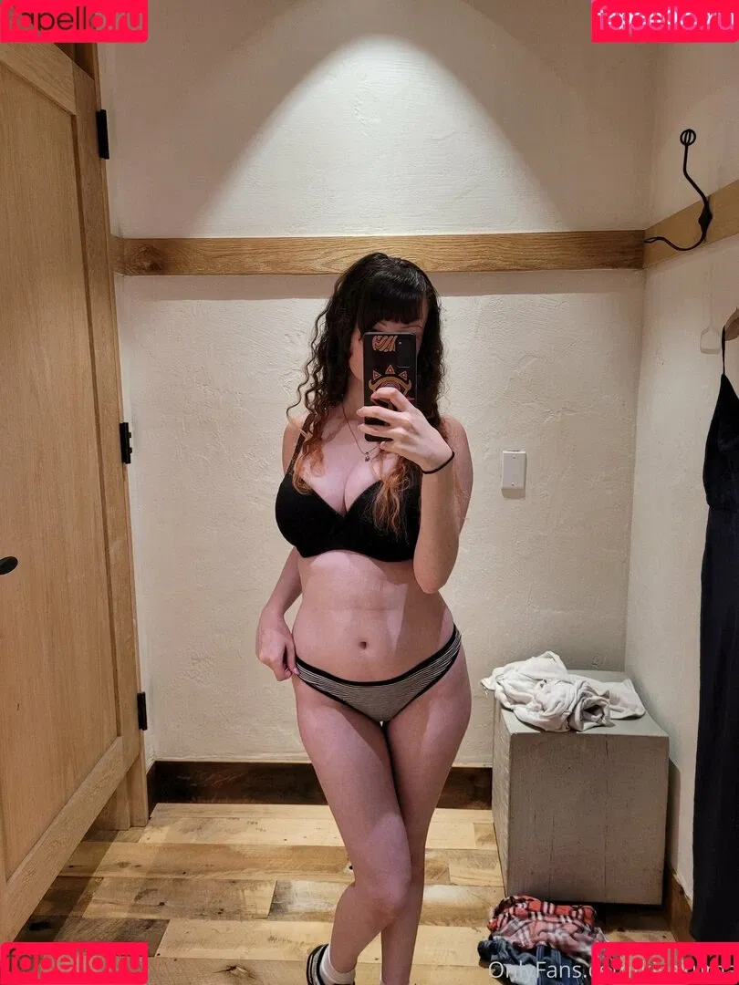 kisakuma.free Onlyfans Photo Gallery 