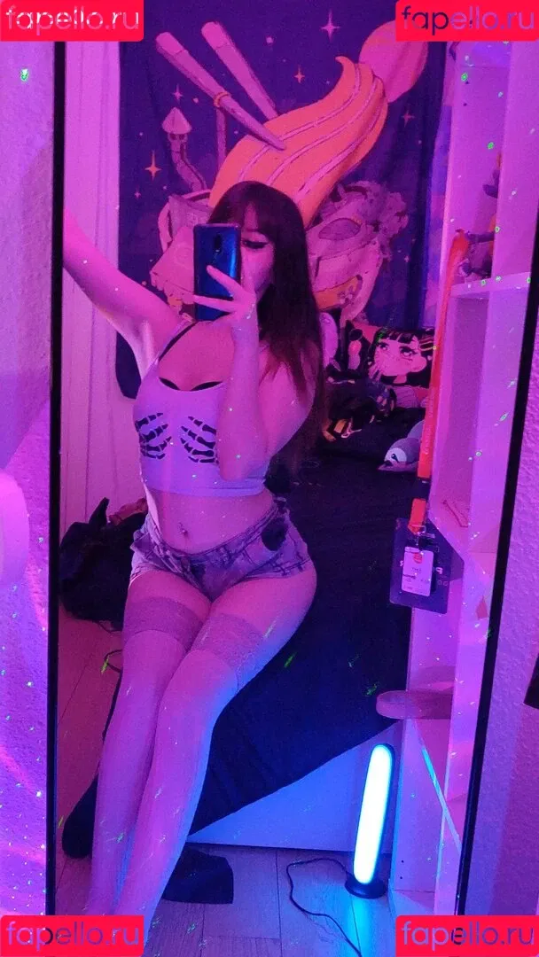 theakaleina Onlyfans Photo Gallery 