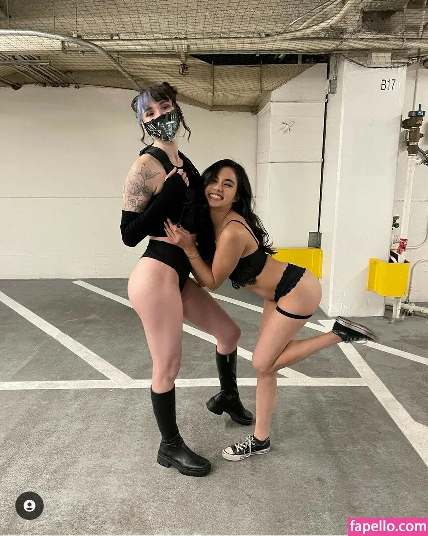 itssosunny Onlyfans Photo Gallery 