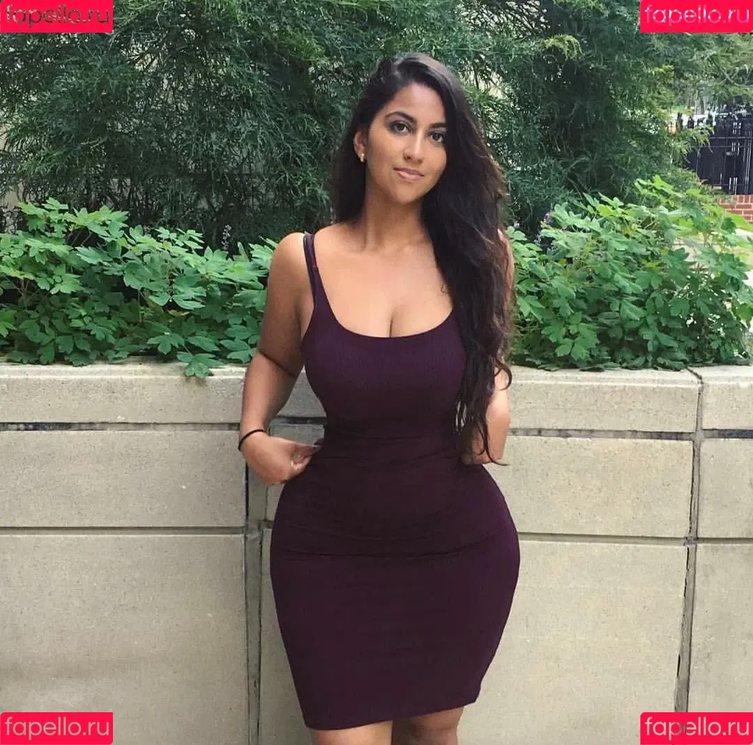Rosalind Cynthia Kumar Onlyfans Photo Gallery 