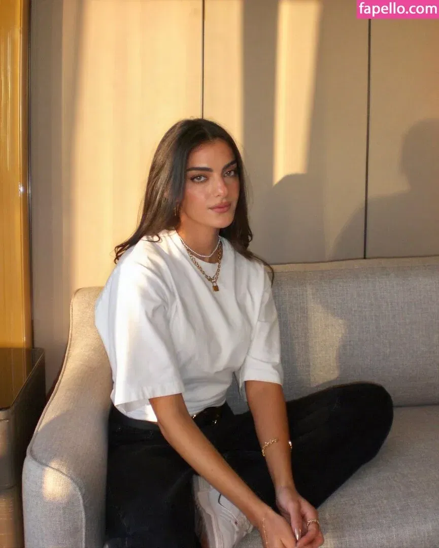 Toni Breidinger Onlyfans Photo Gallery 