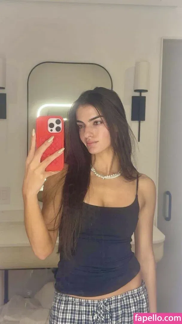 Toni Breidinger Onlyfans Photo Gallery 