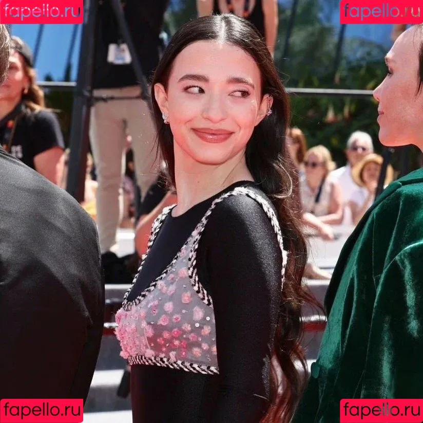 Mikey Madison Onlyfans Photo Gallery 