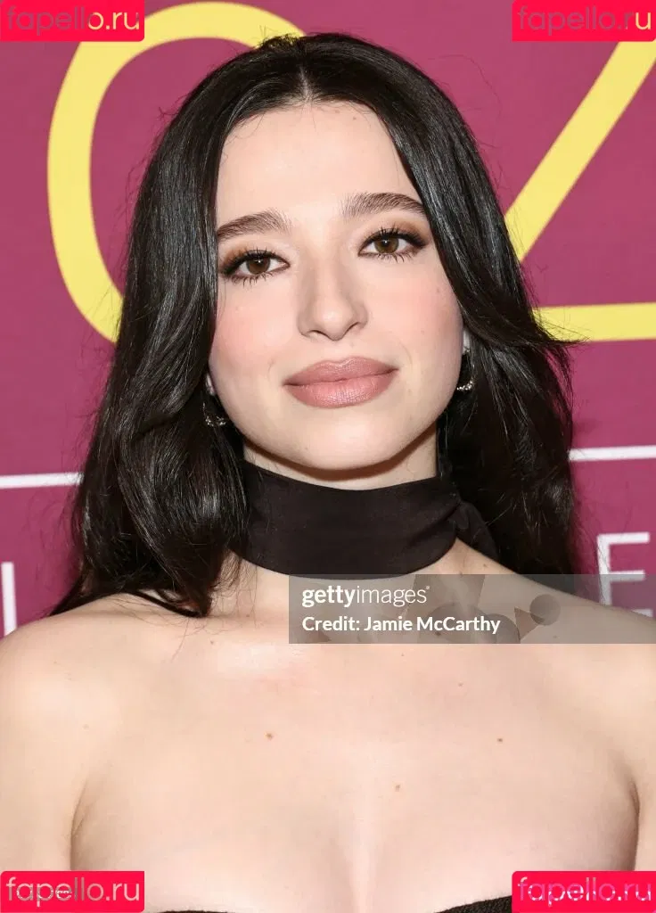 Mikey Madison Onlyfans Photo Gallery 