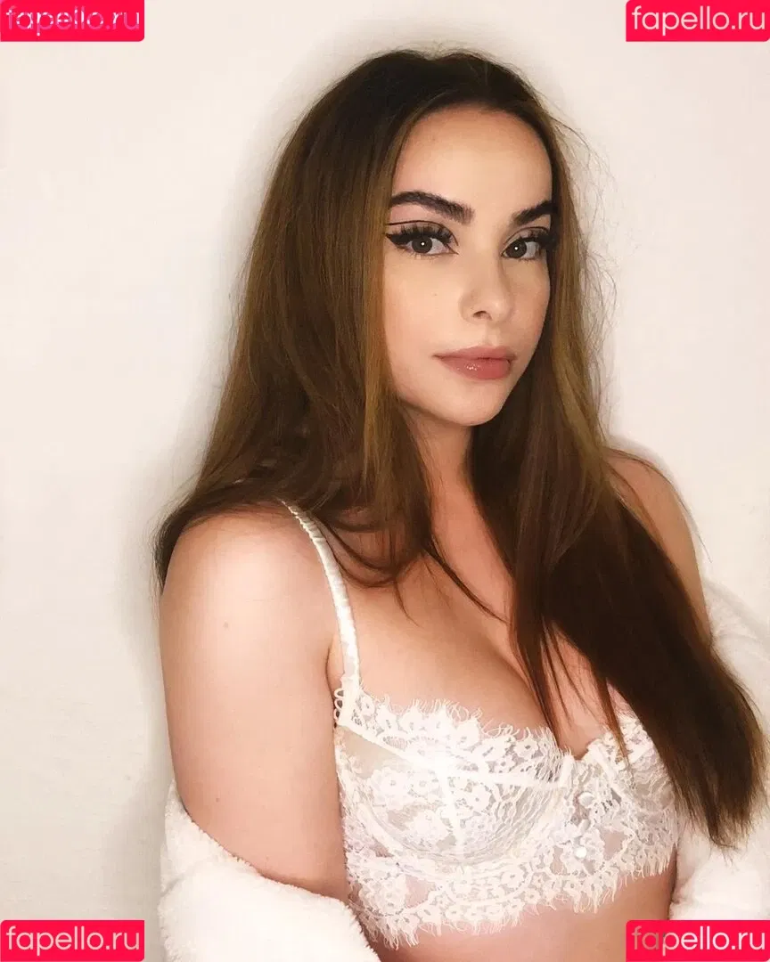 Yeezluise Onlyfans Photo Gallery 