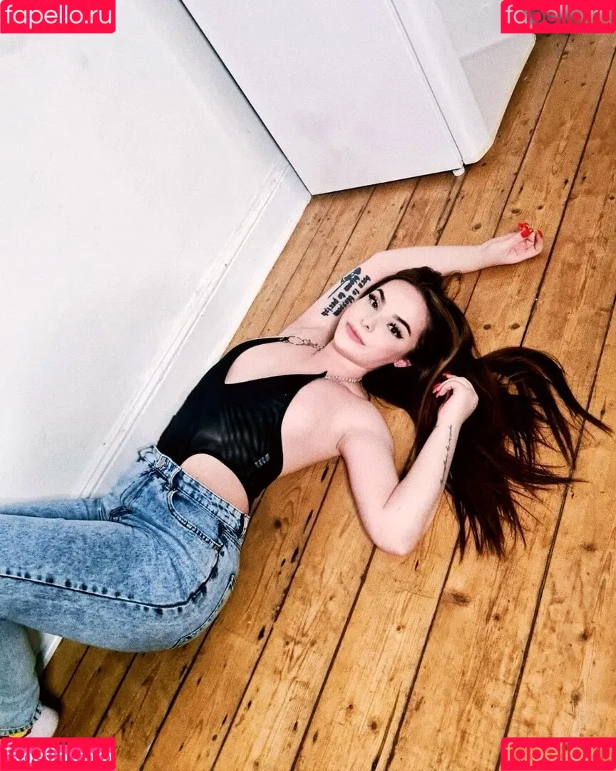 Yeezluise Onlyfans Photo Gallery 