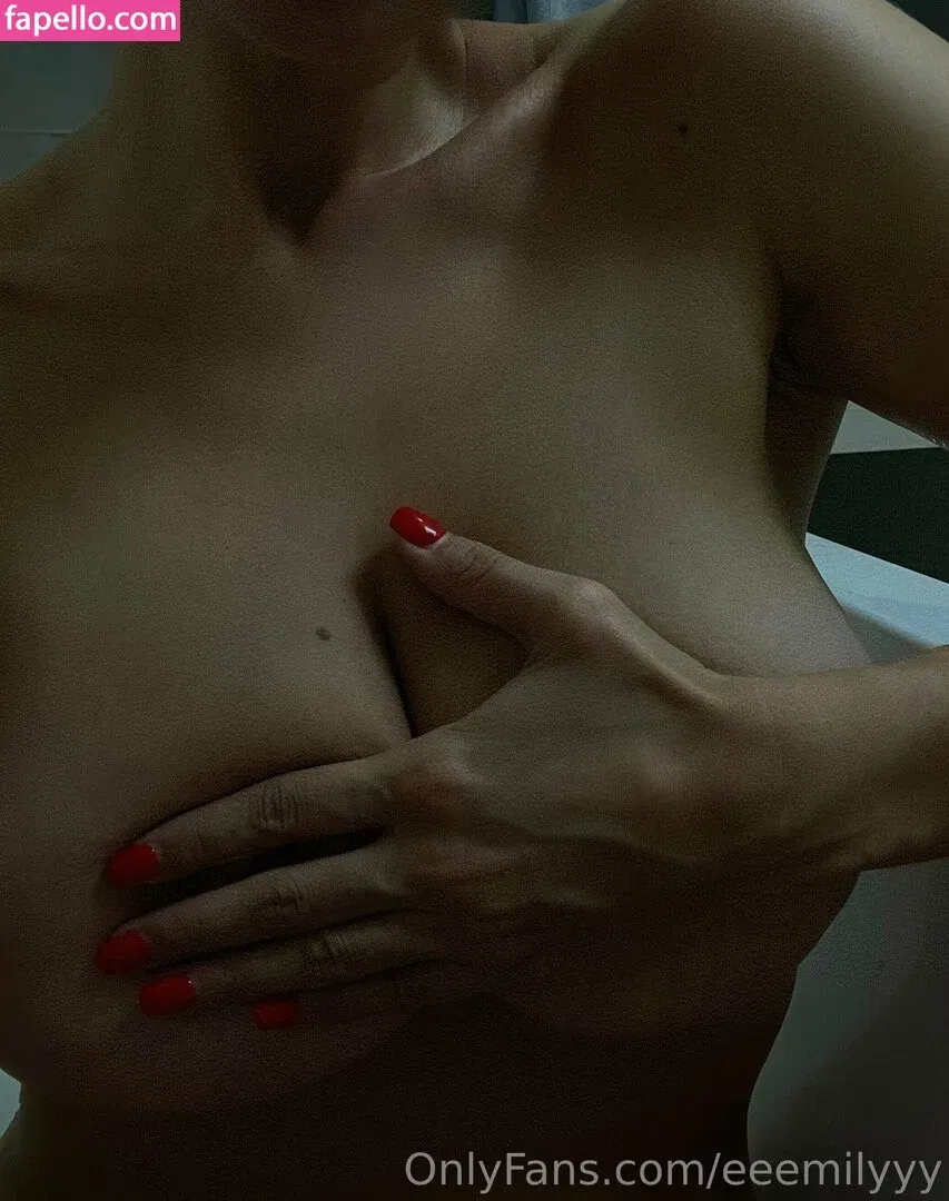 eeemilyyy Onlyfans Photo Gallery 