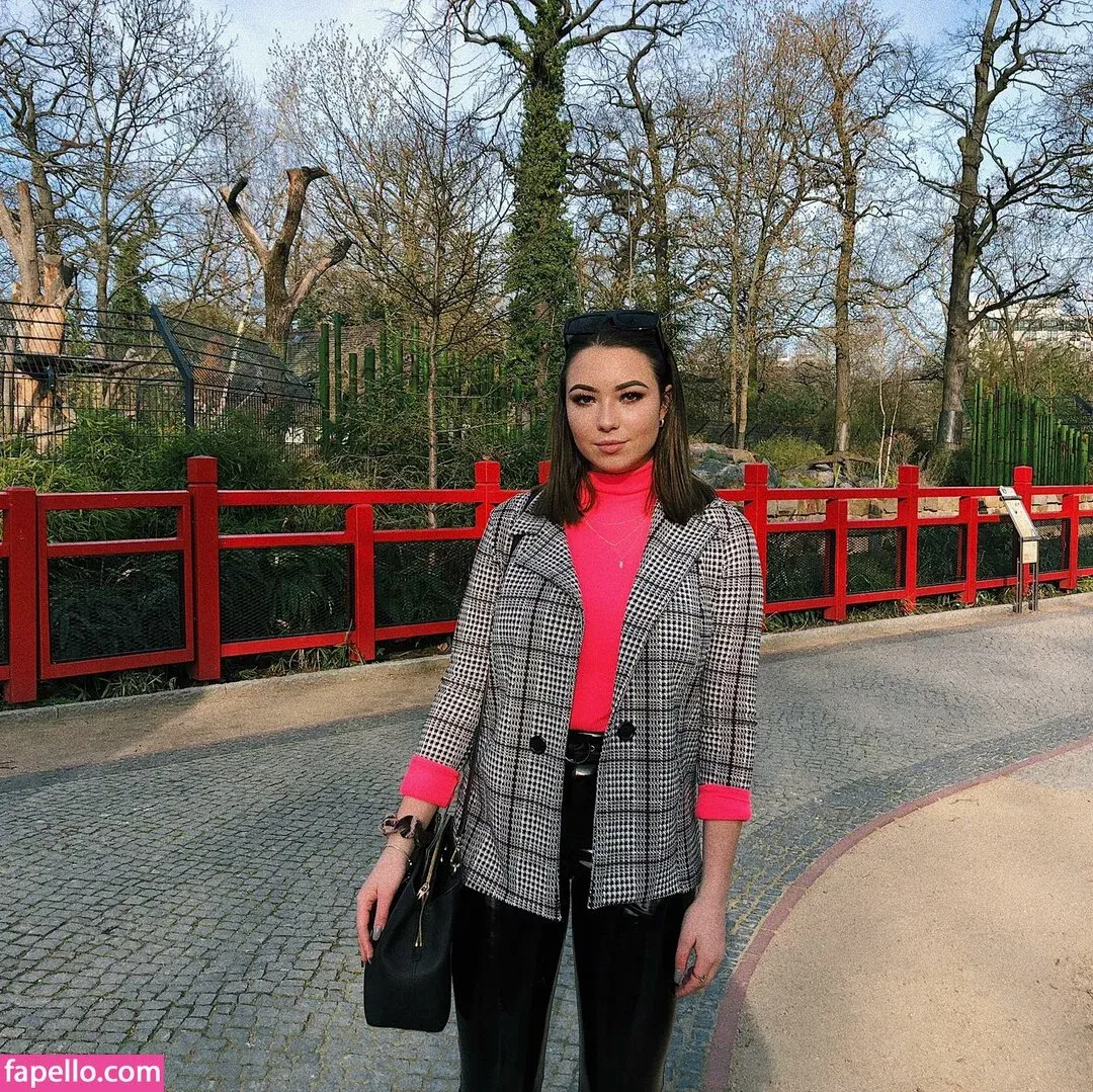 Lydia Harrison Onlyfans Photo Gallery 