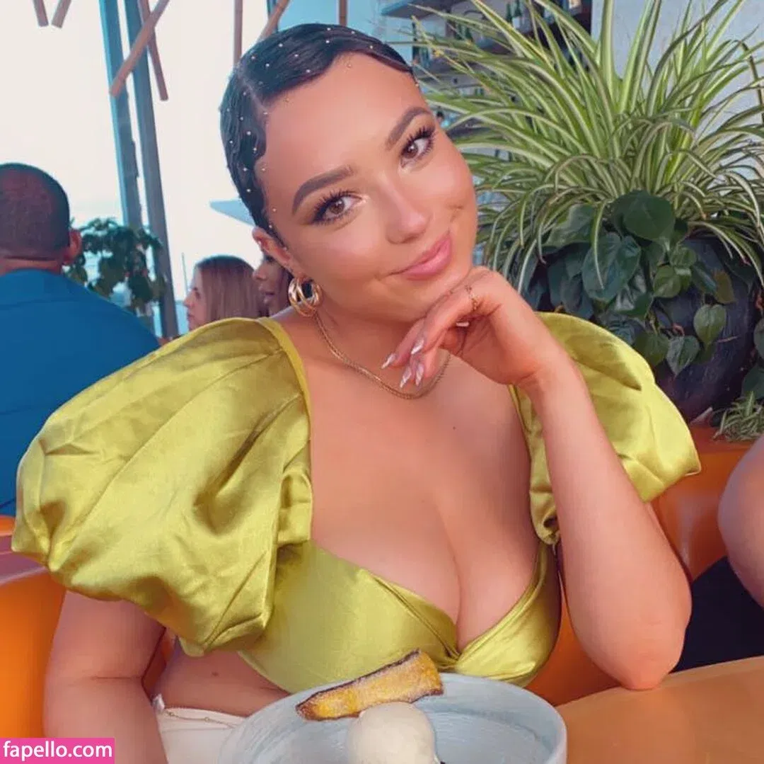 Lydia Harrison Onlyfans Photo Gallery 