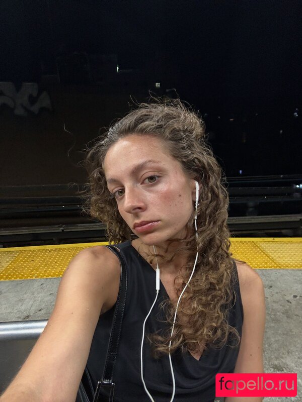 Julia Dicesare Nude Onlyfans Photo 8