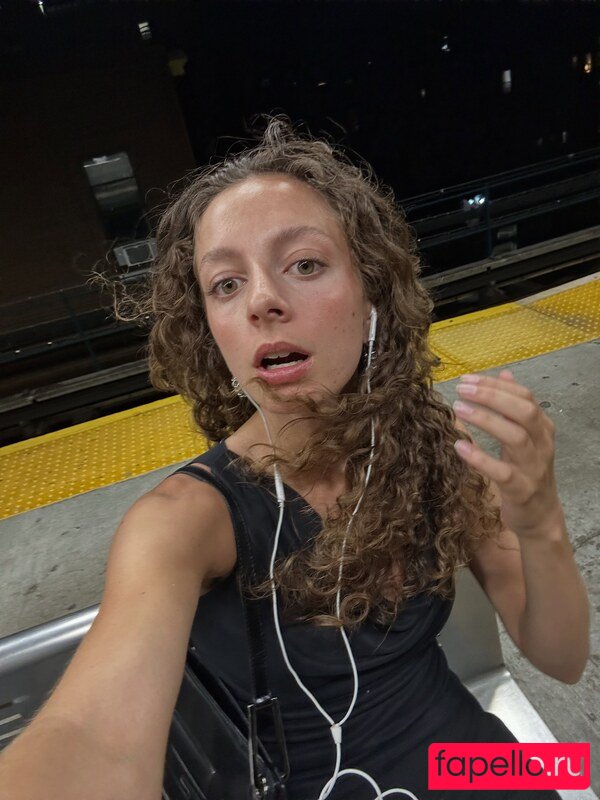 Julia Dicesare Nude Onlyfans Photo 7