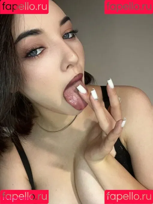 KateMeina Onlyfans Photo Gallery 